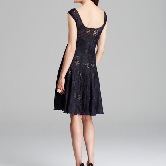 Vera Wang Dress Size 4 - Picture 2 of 3